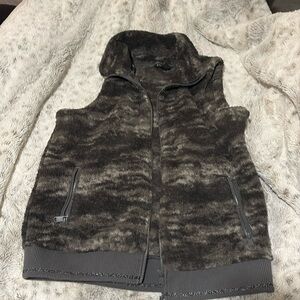 Athlete faux fur vest, size M dark brownish gray